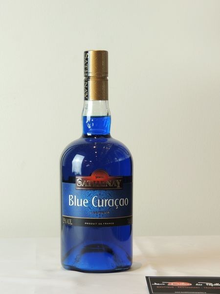 CURACAO BLEU SAINT HUBERT 30° 50 CL - Brasserie Corman Drink Services